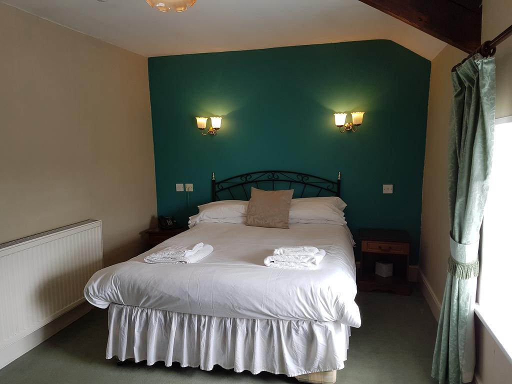 למפטר The Black Lion Royal Hotel חדר תמונה